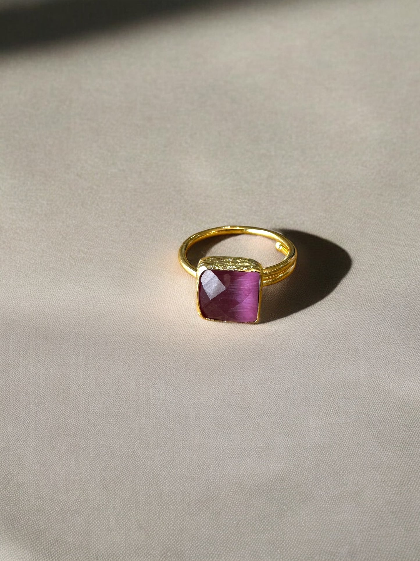 Anillo cuadrado cristal rosa