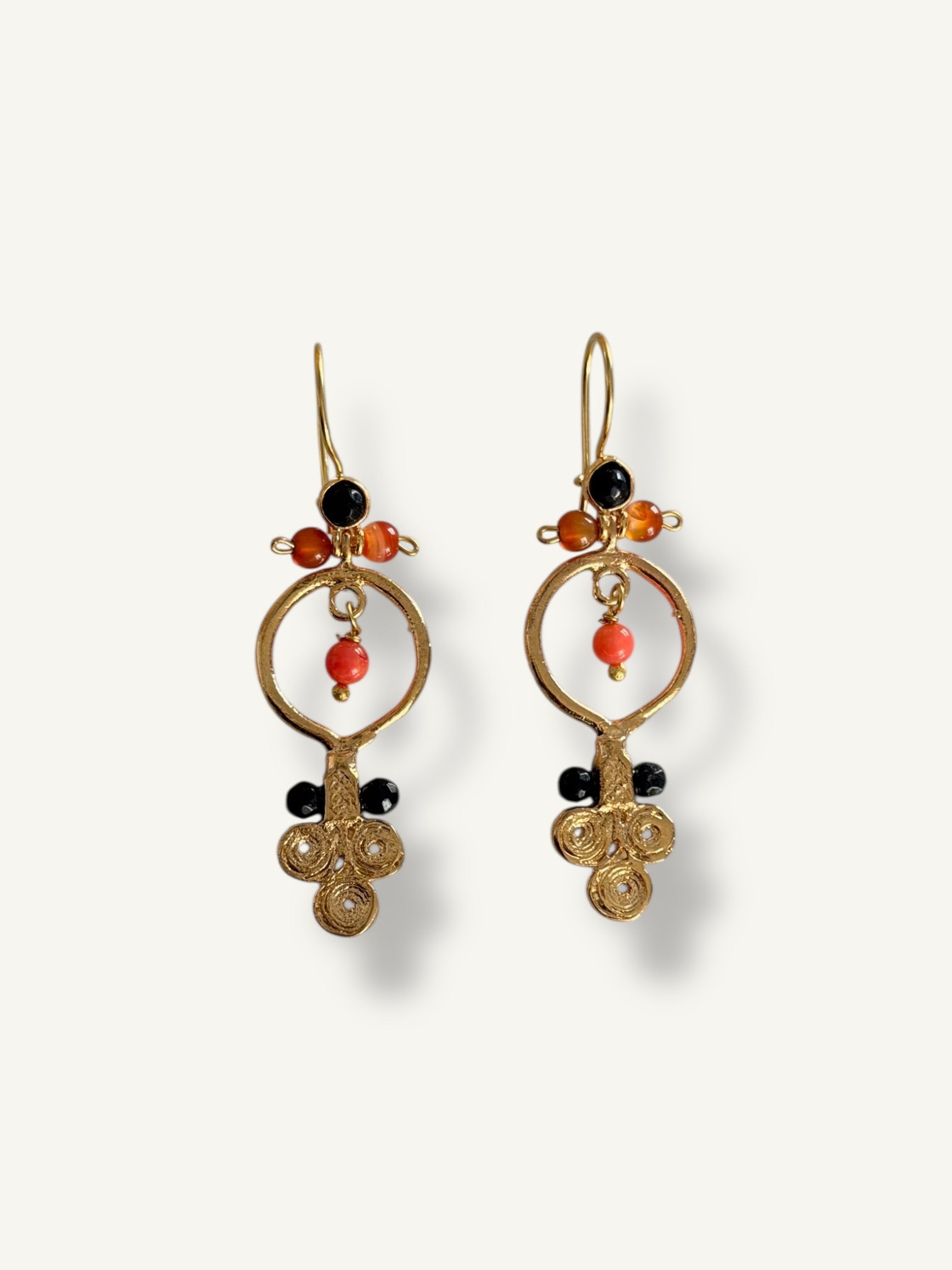Pendientes Luisa Corales y negro