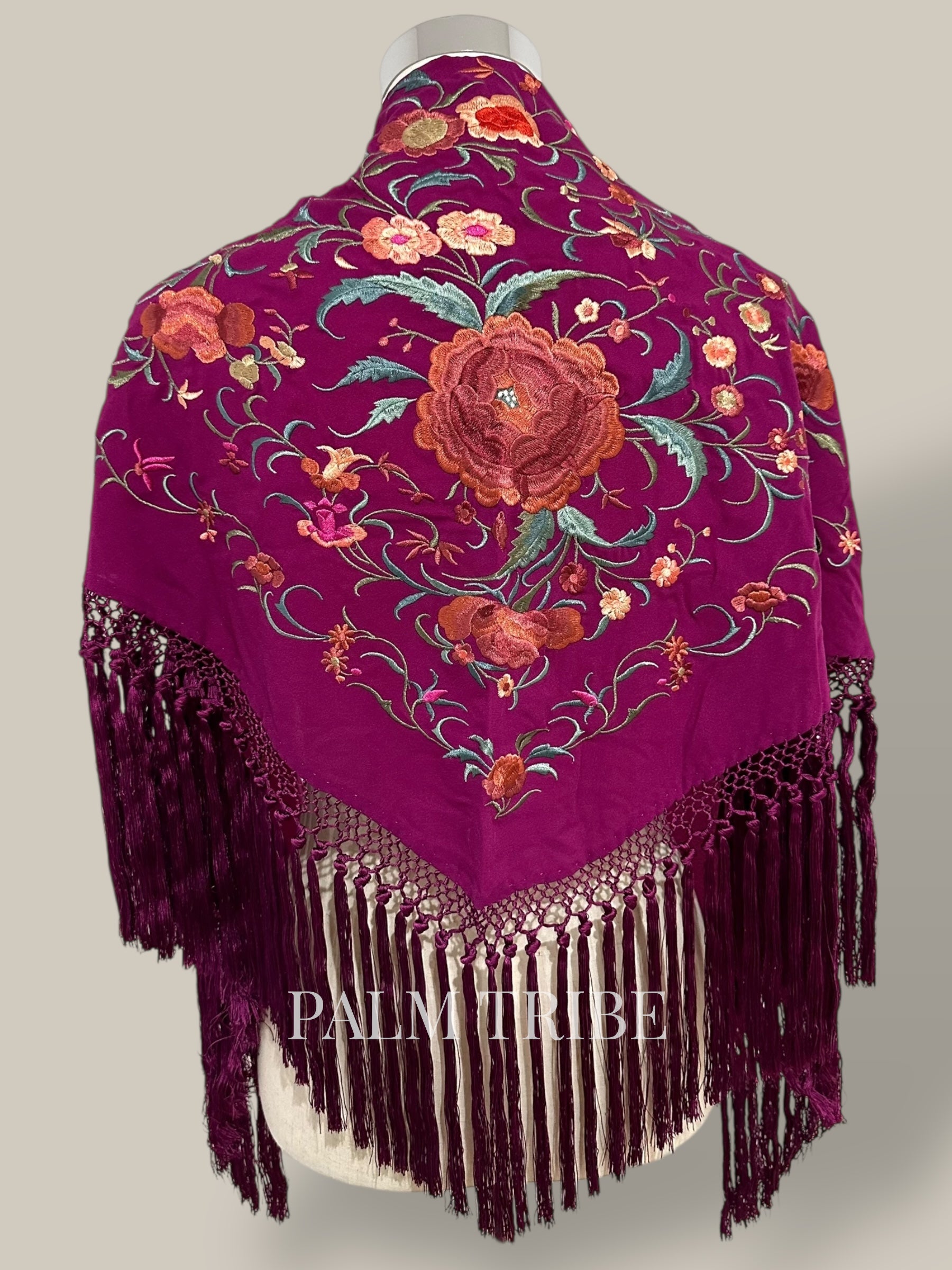 Mantoncillo Jaleo Buganvilla bordado rosados