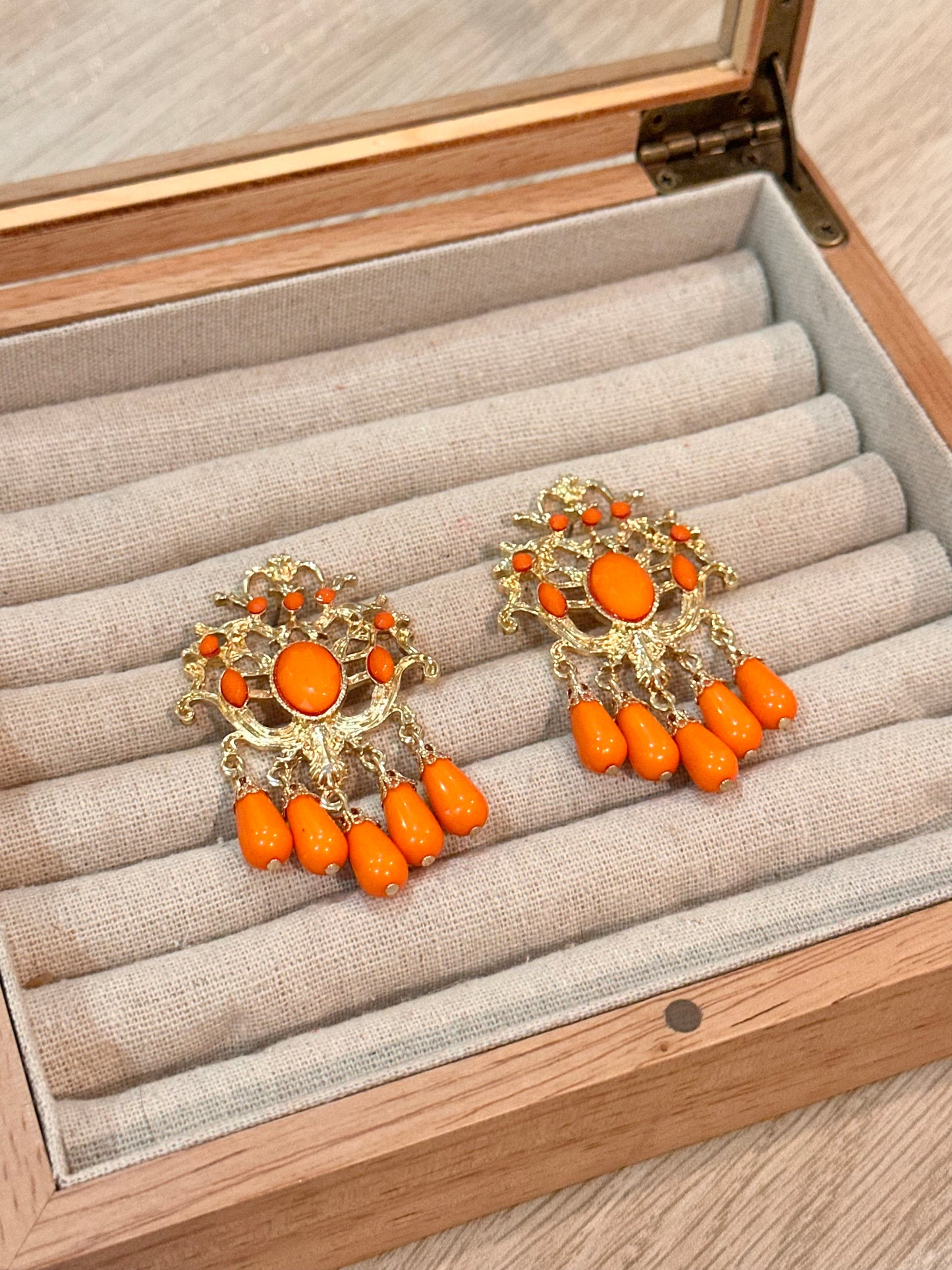 Pendientes menina naranja