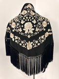 Mantoncillo Fantasía Negro bordado blanco