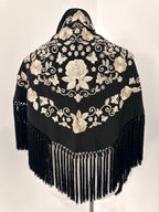 Mantoncillo Fantasía Negro bordado blanco