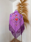 Mantoncillo lila bordad colores