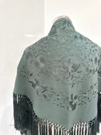 Mantoncillo Fantasía Verde Grisáceo bordado al tono