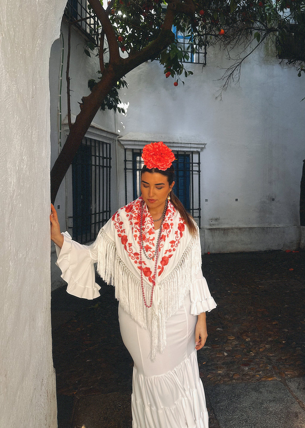 Mantoncillo Fantasía Blanco bordado Coral