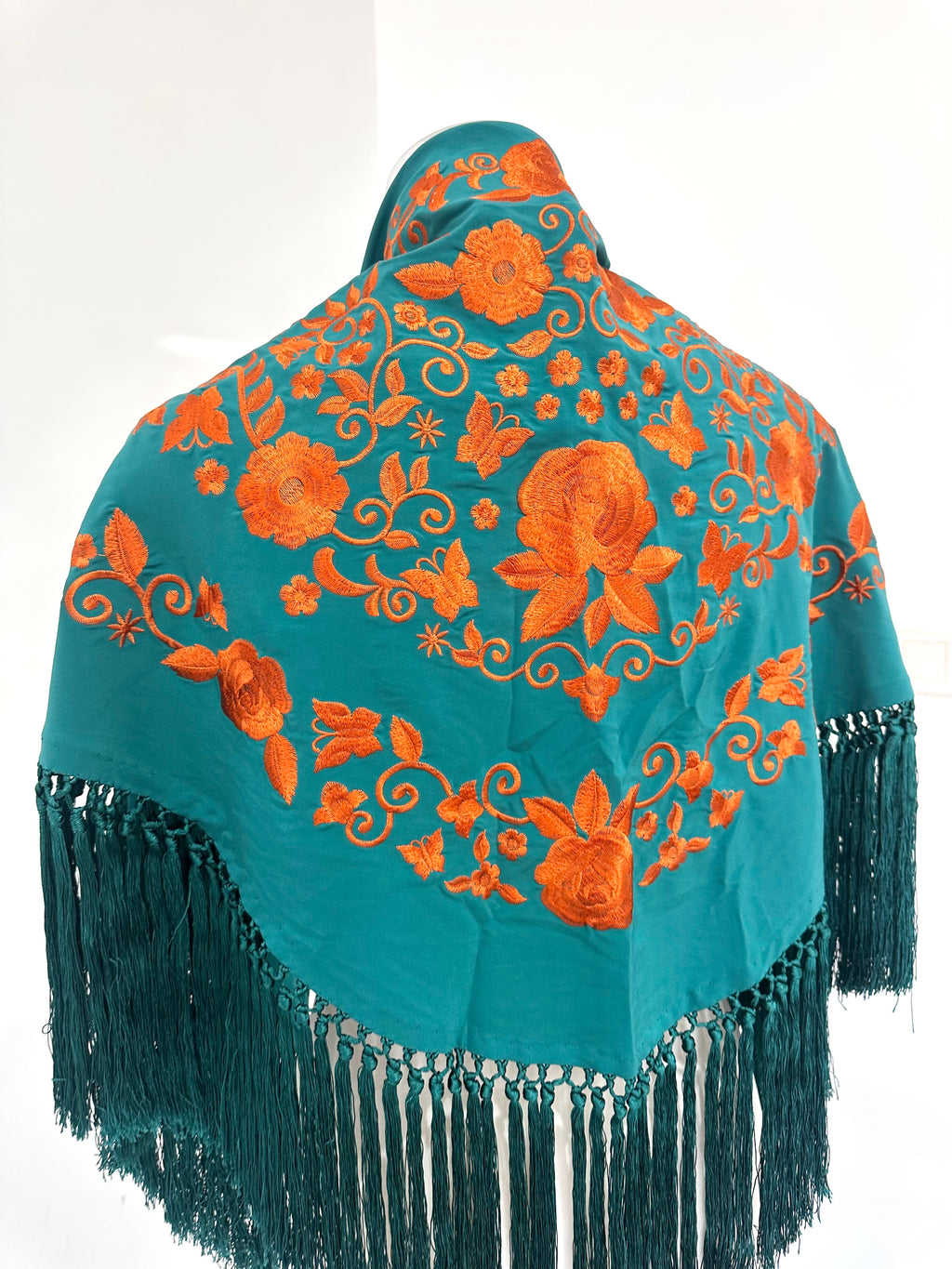 Mantoncillo Fantasía Verde Botella Bordado en Teja