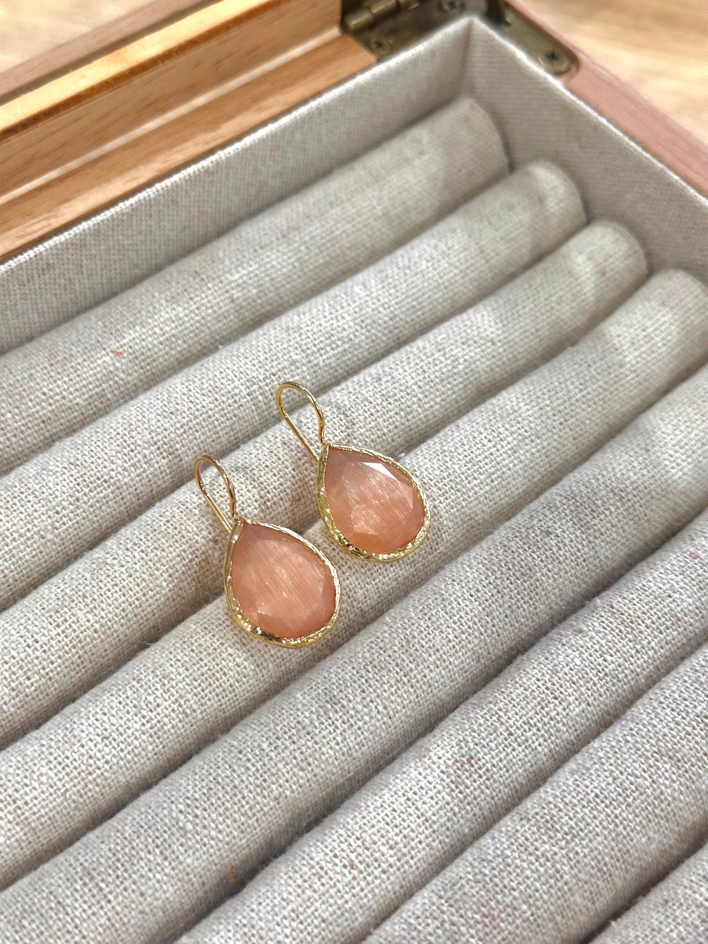 Pendientes lagrima naranja claro