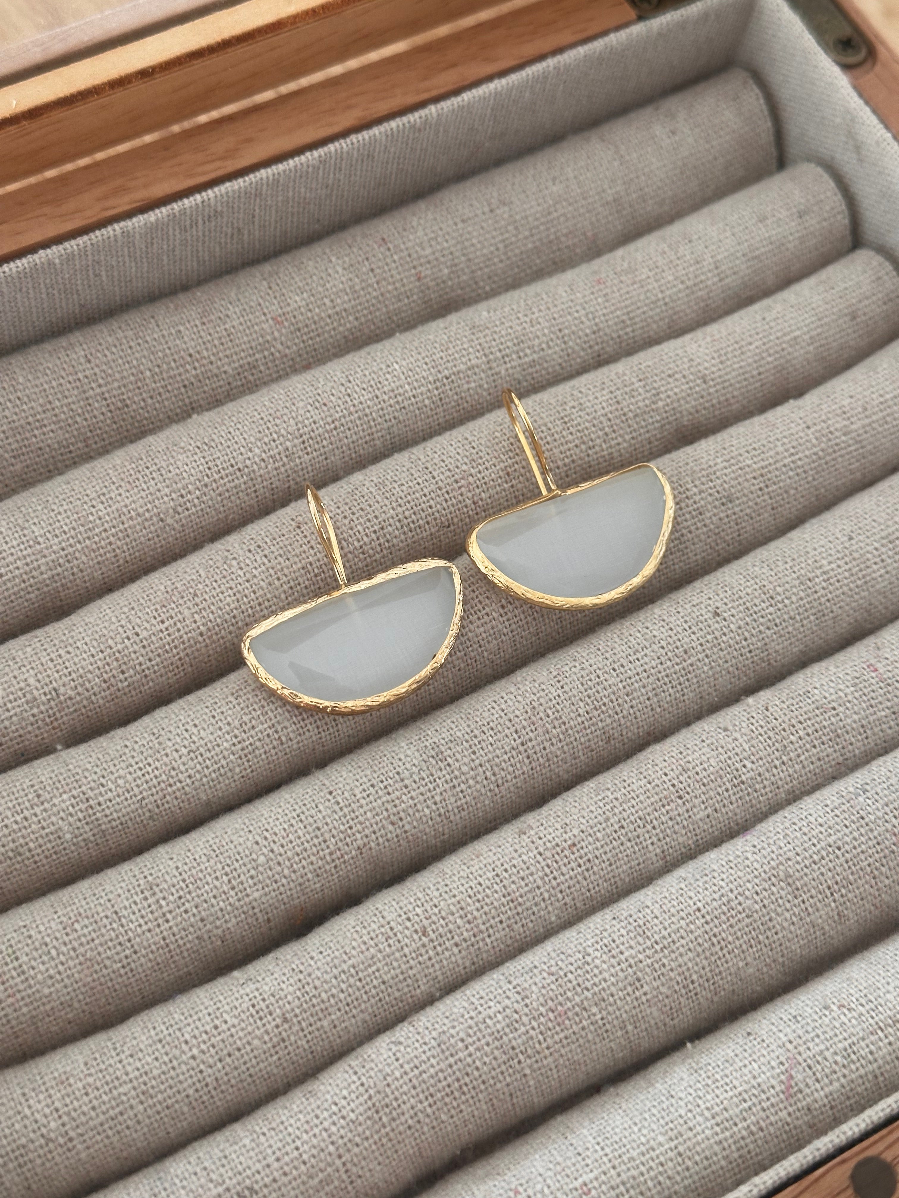 Pendientes Afrodita big blancos