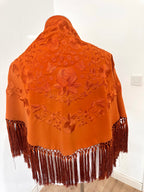 Mantoncillo Fantasía naranja teja bordado al tono