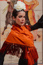 Mantoncillo Fantasía naranja teja bordado al tono