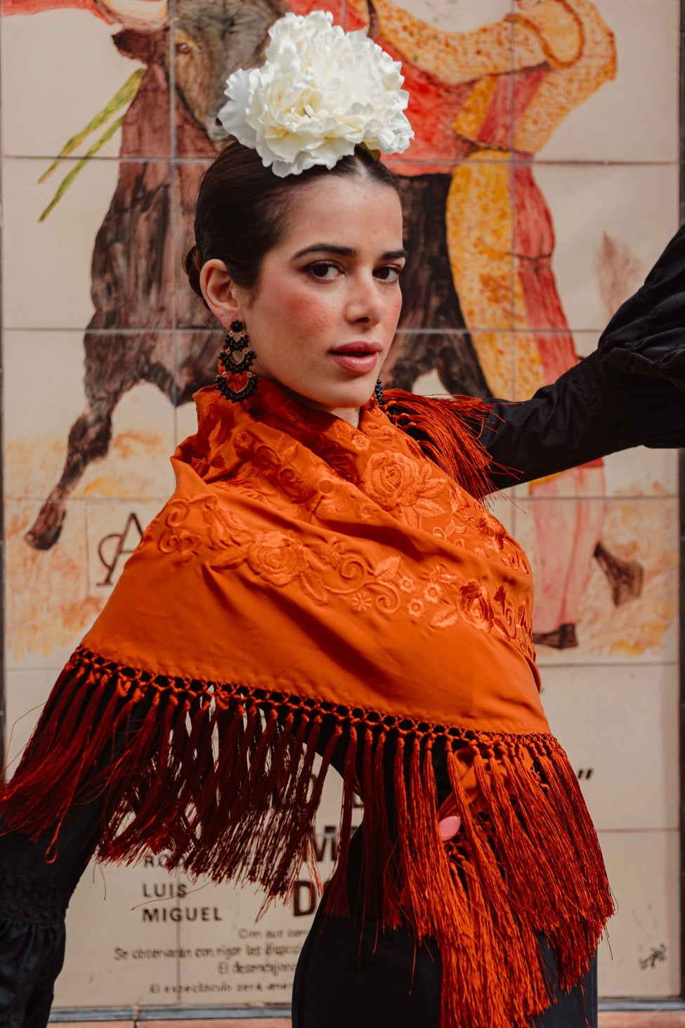 Mantoncillo Fantasía naranja teja bordado al tono