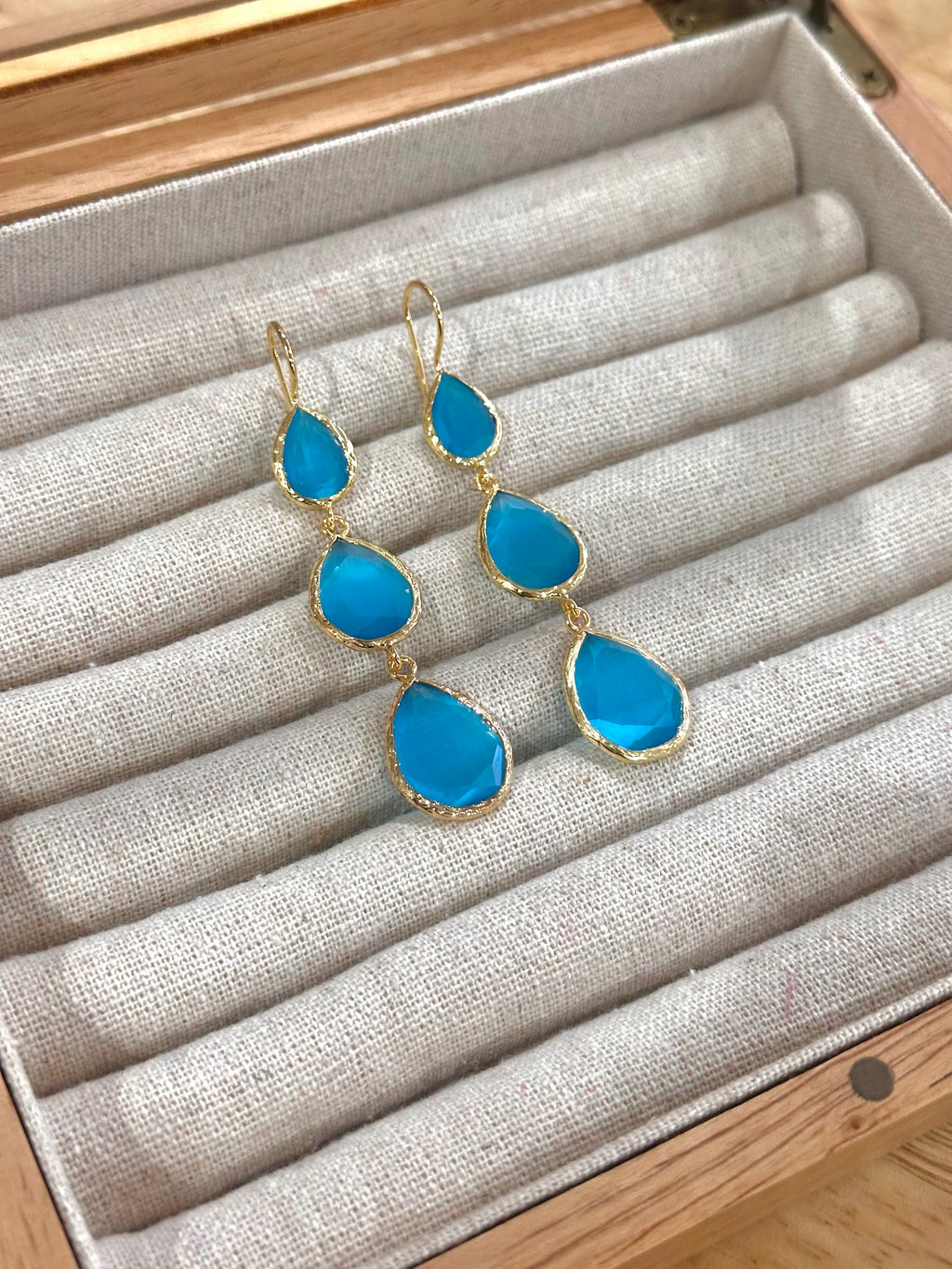 Pendientes lágrima triple celeste