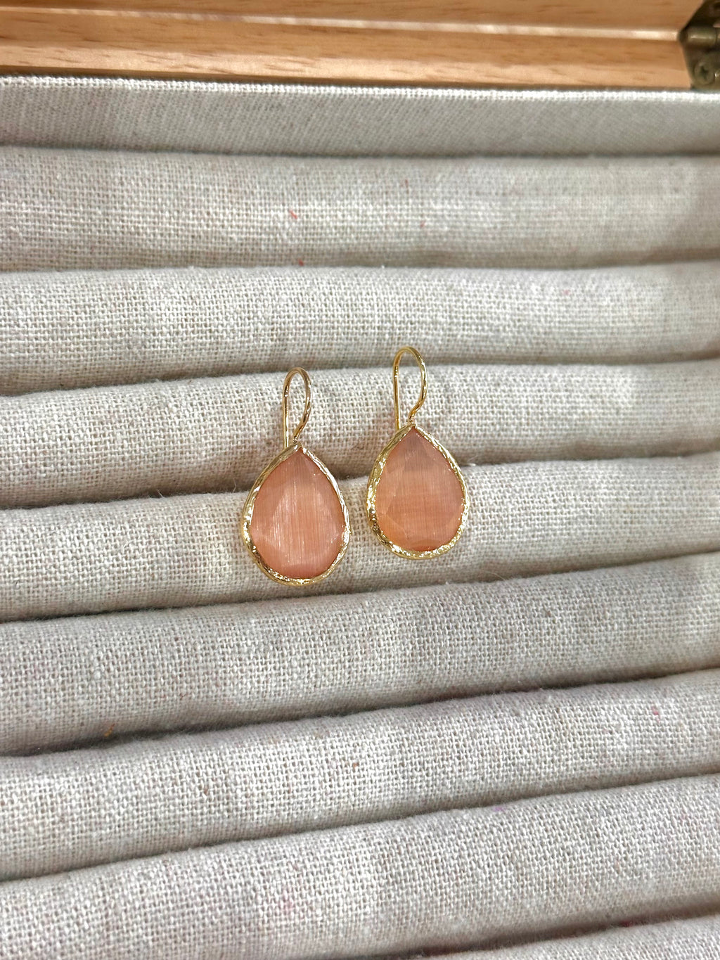 Pendientes lagrima naranja claro