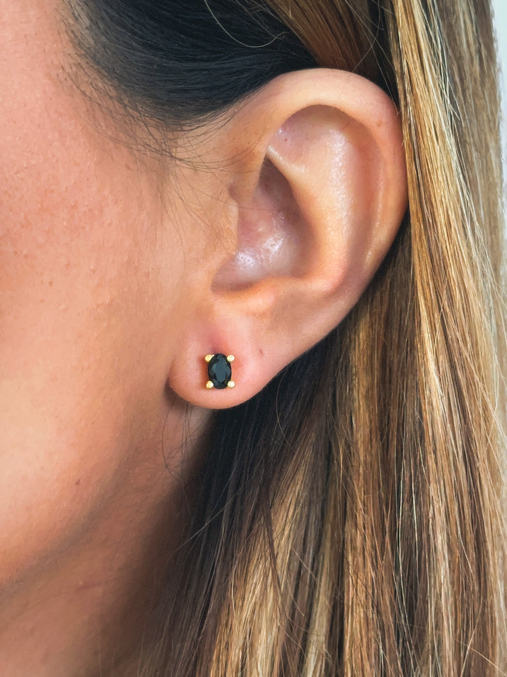 Pendiente botón cristal negro