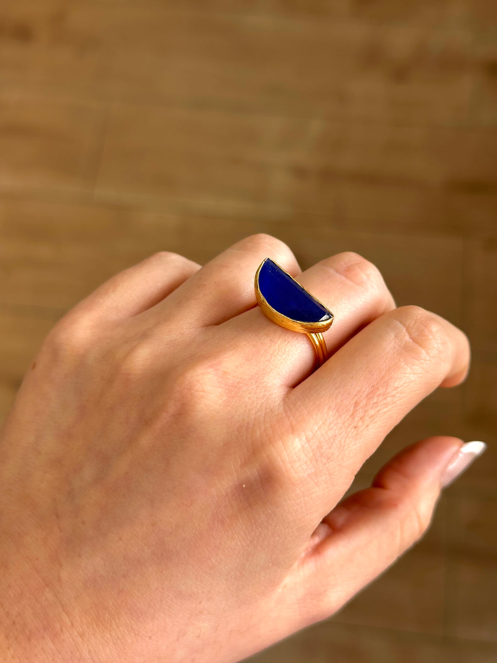 Anillo Afrodita Azul eléctrico