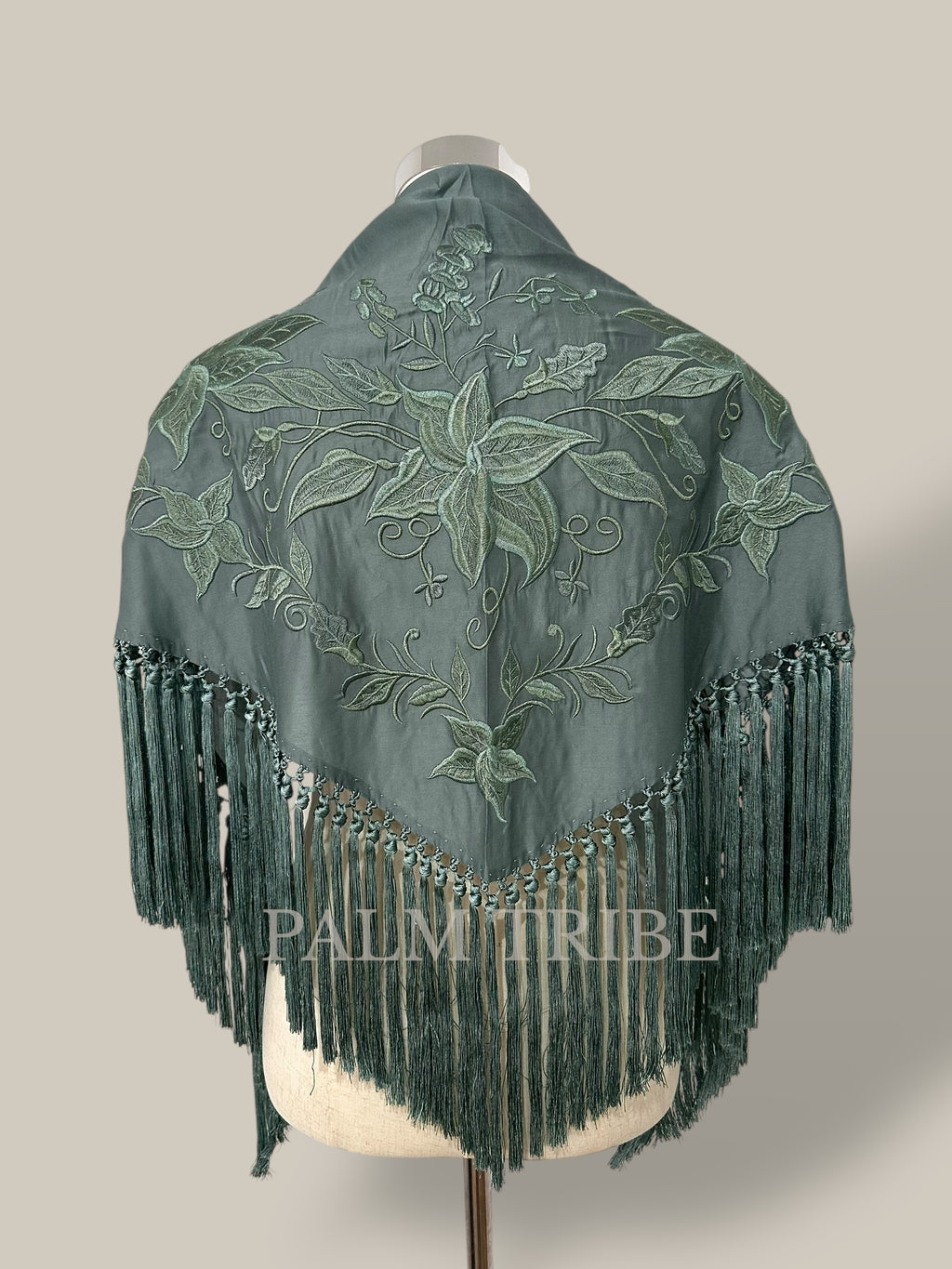 Mantoncillo Lirio Verde Jabonoso oscuro 100% seda