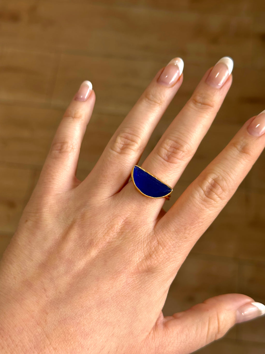 Anillo Afrodita Azul eléctrico