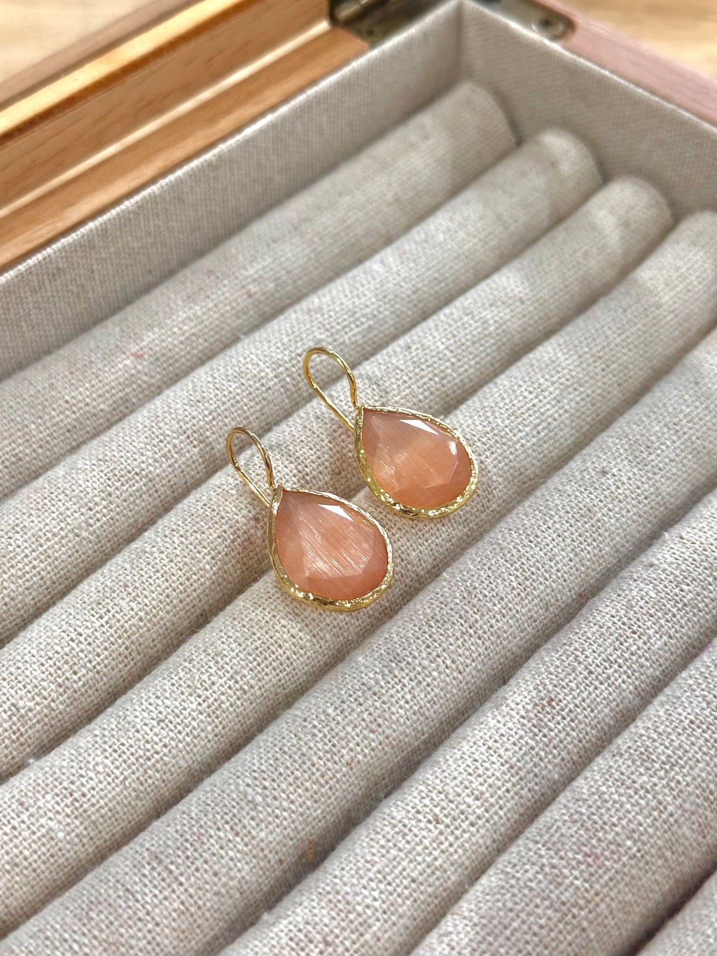 Pendientes lagrima naranja claro