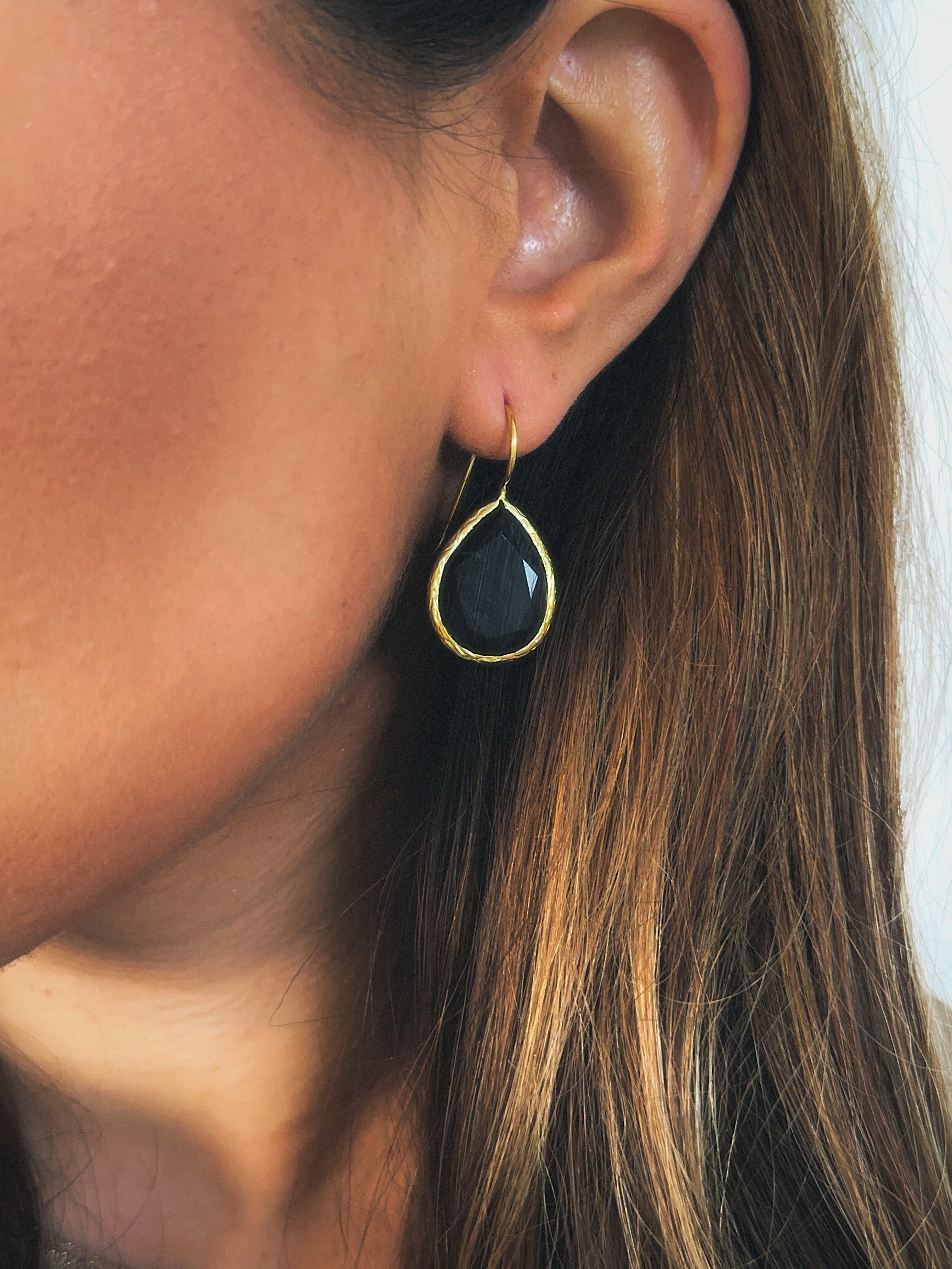 Pendiente gota cristal negro