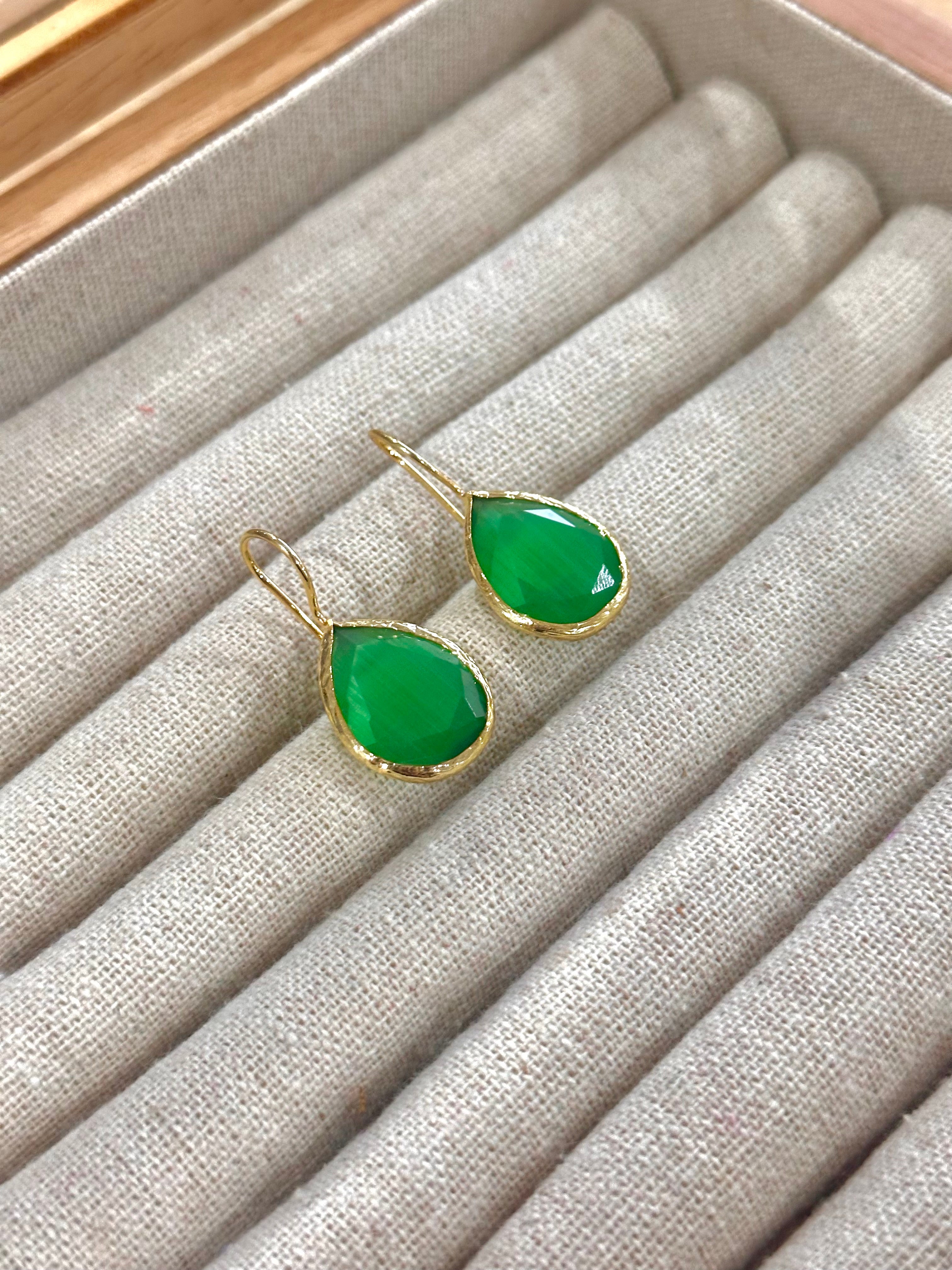 Pendiente lagrima verde