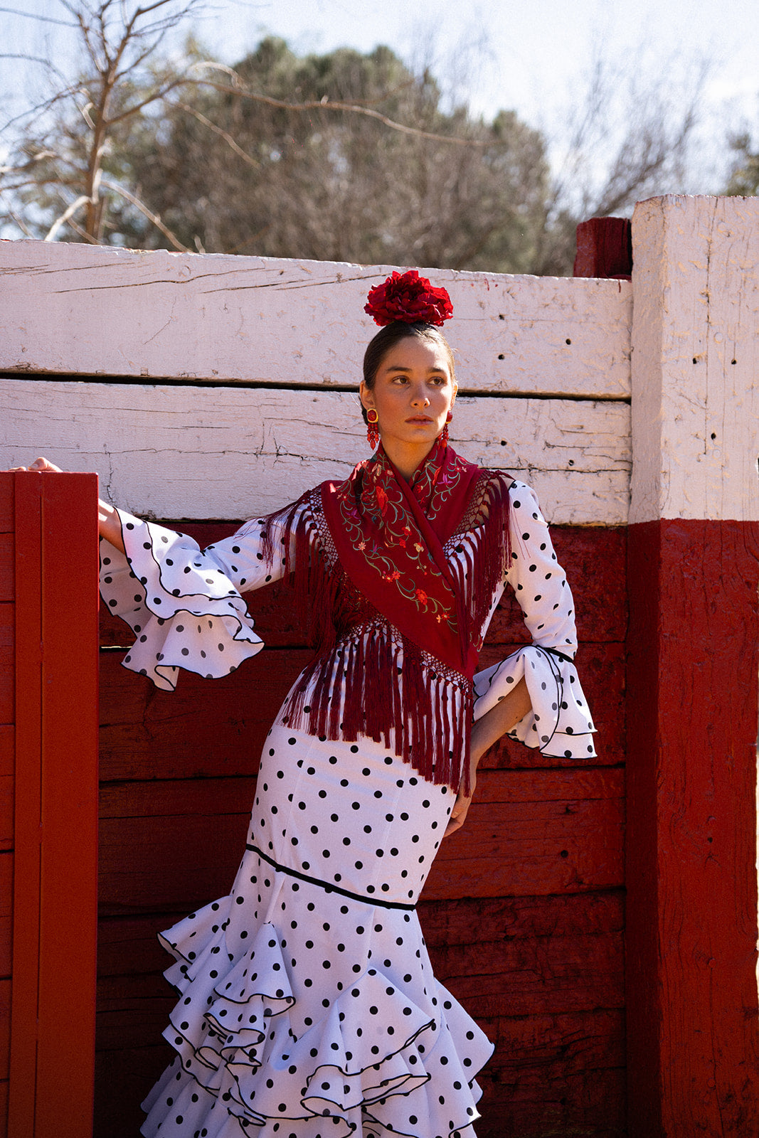 Traje de flamenca - Modelo Catalina blanco y Negro