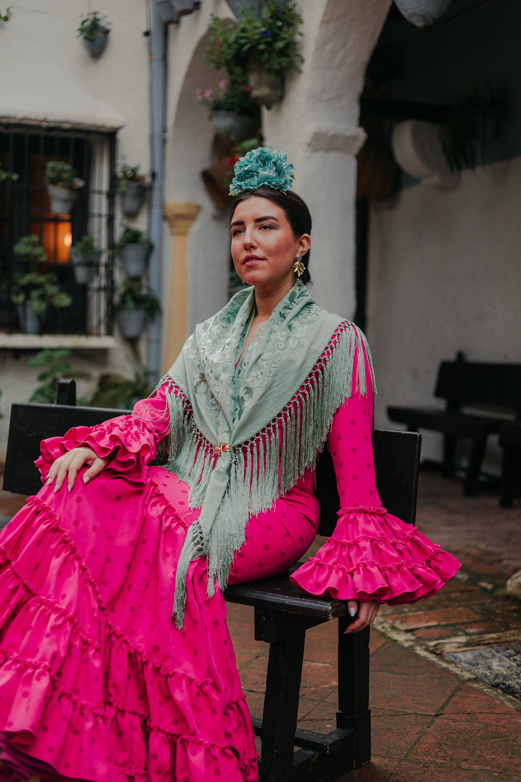 Mantoncillo Fantasía verde jabonoso bordado al tono