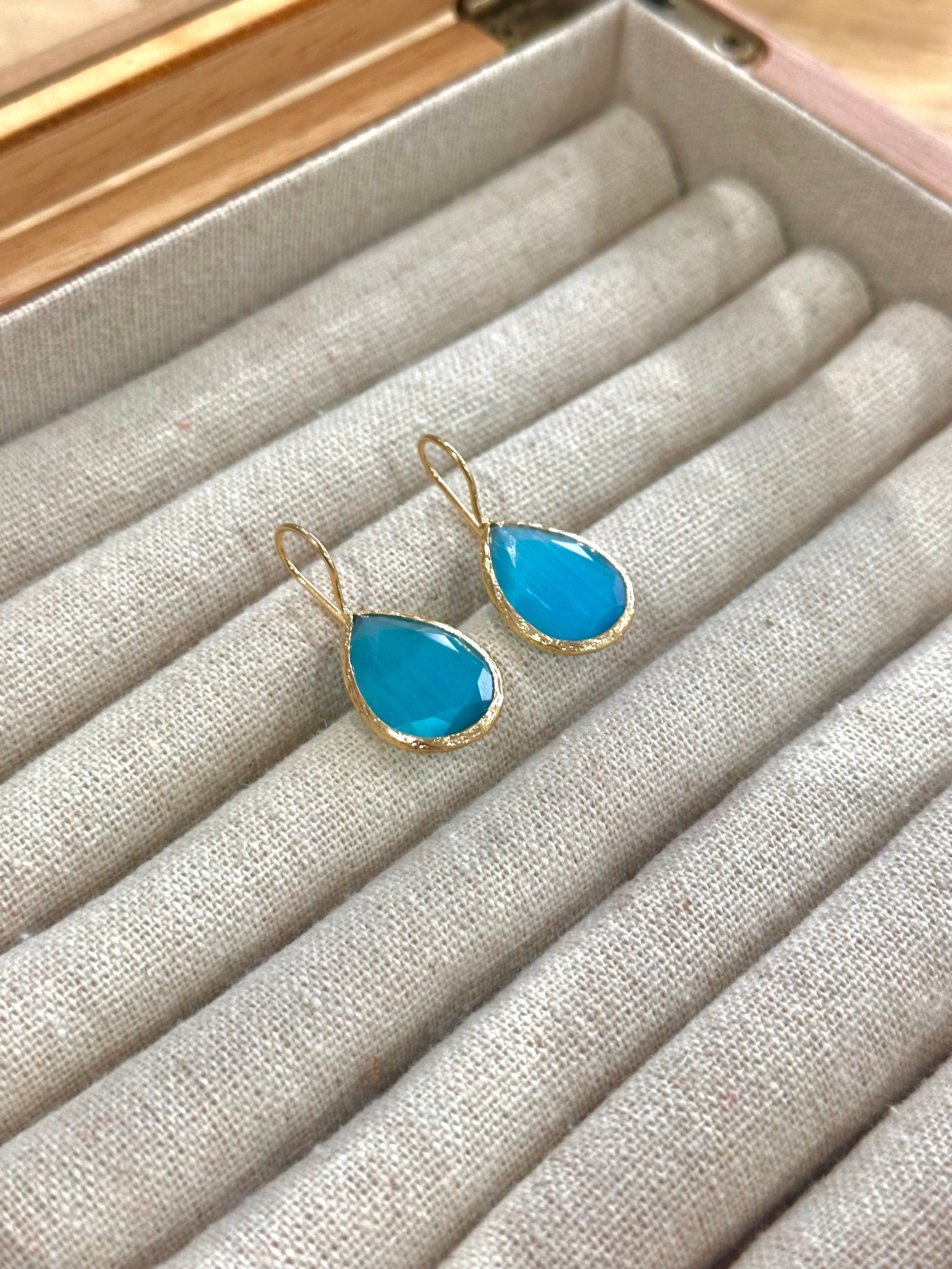 Pendientes lagrima celeste