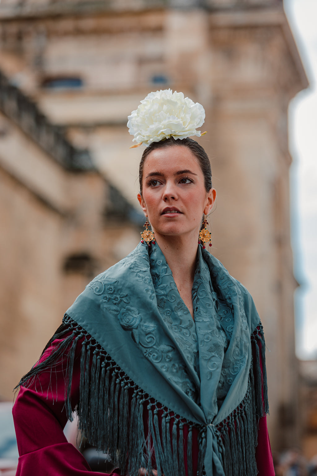 Mantoncillo Fantasía Verde Grisáceo bordado al tono