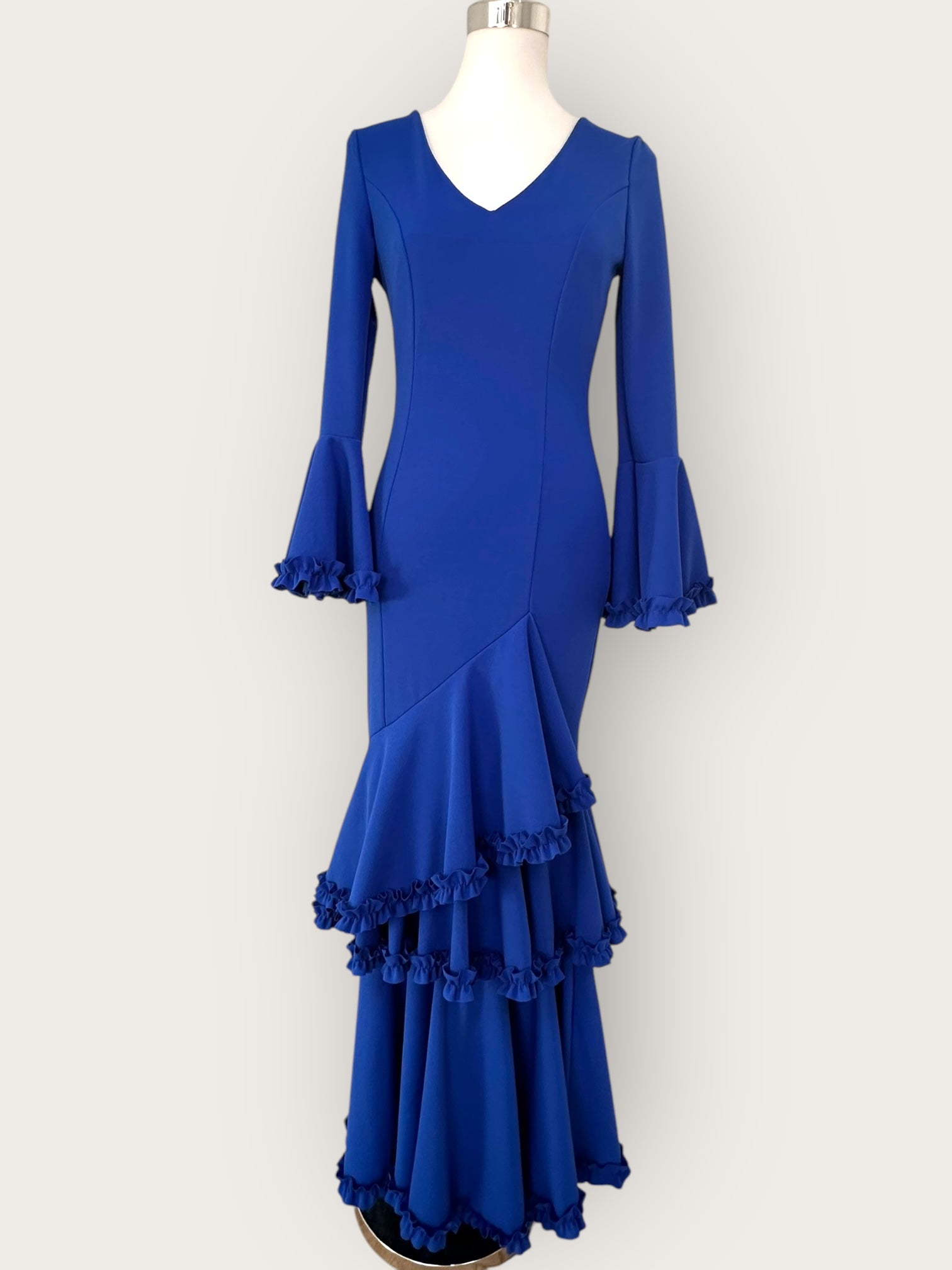 Vestido Carmesí Azul Eléctrico