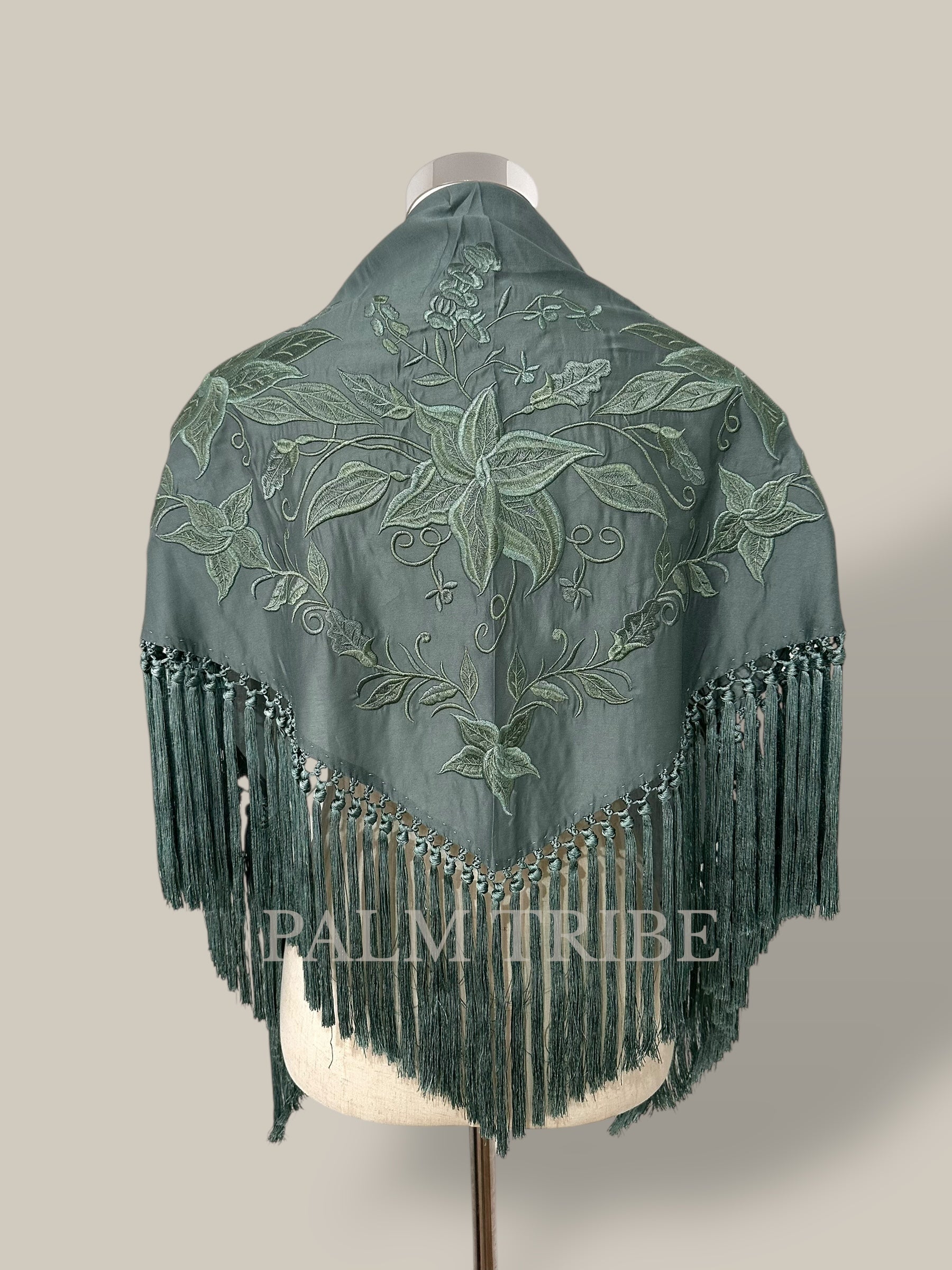 Mantoncillo Lirio Verde Jabonoso oscuro 100% seda