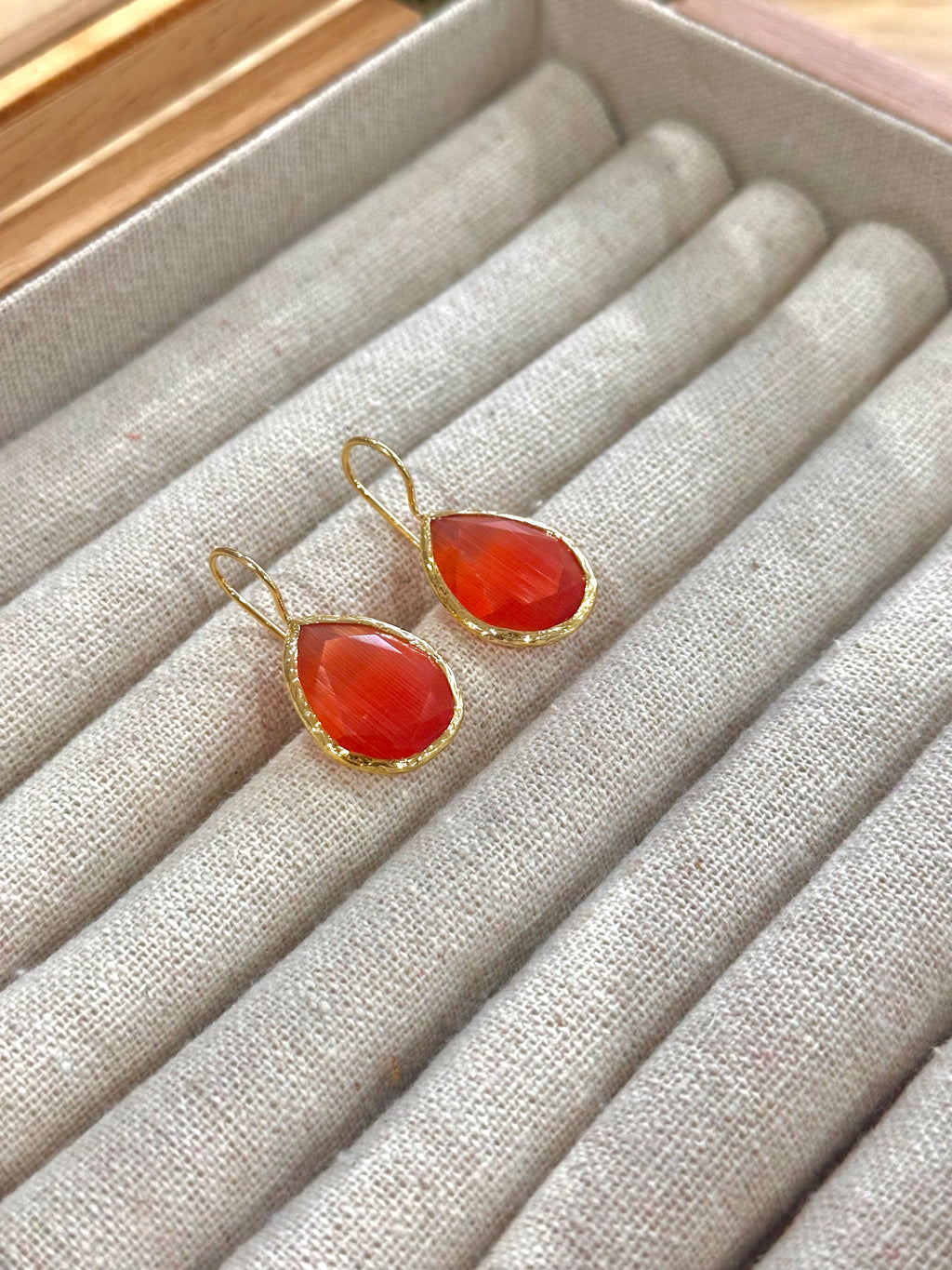 Pendientes lagrima naranja fuerte