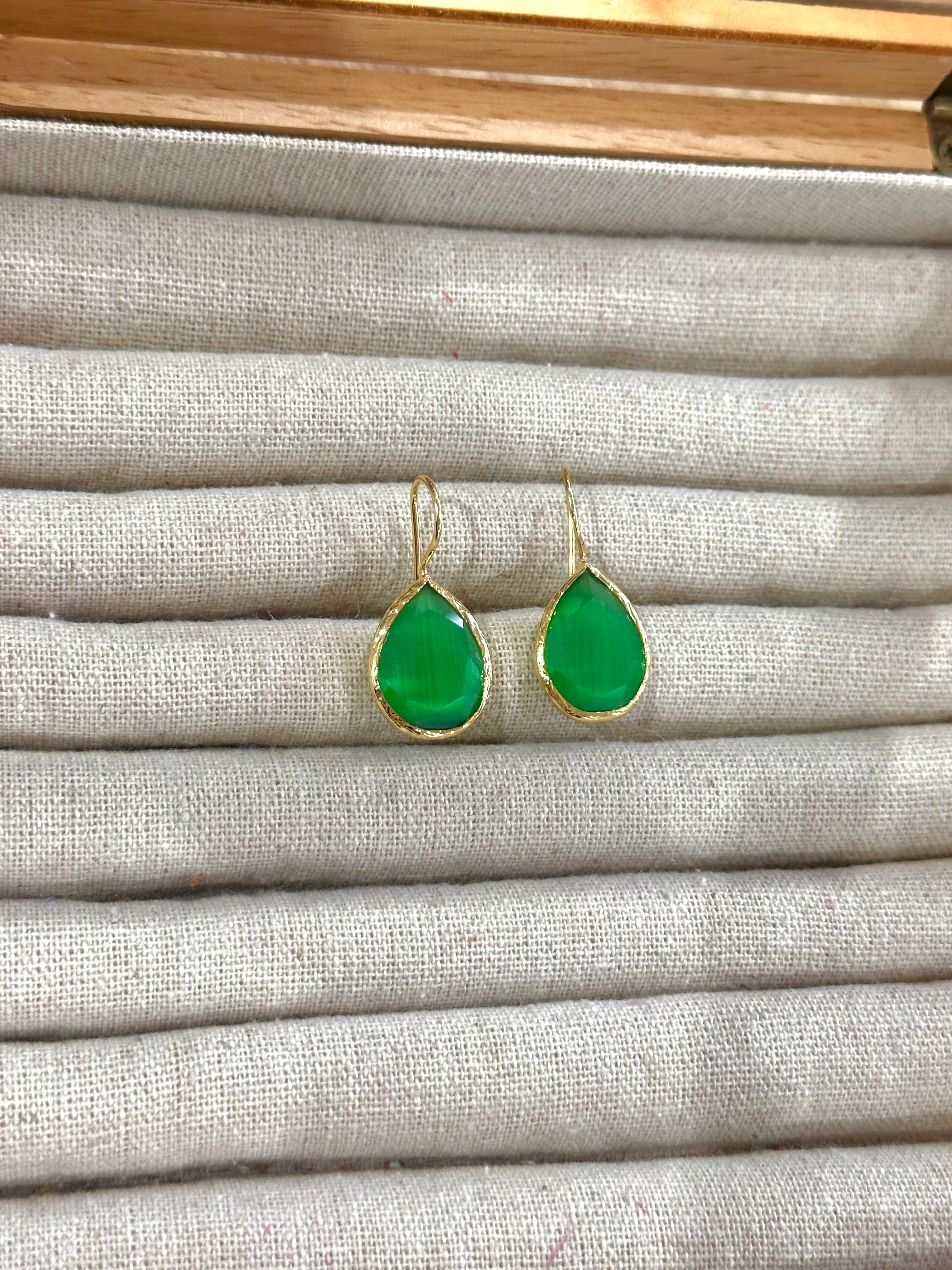 Pendiente lagrima verde