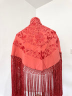 Mantoncillo Fantasía Coral bordado al tono