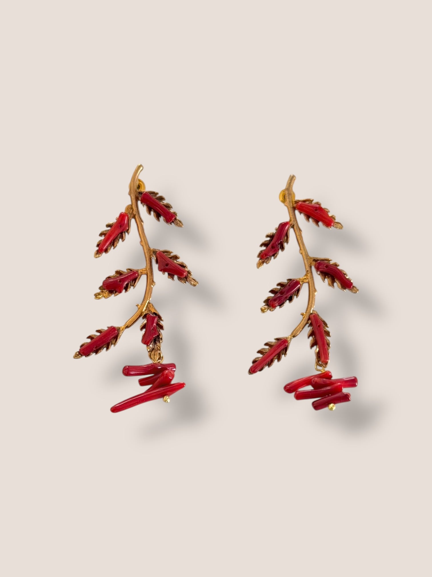 Pendientes hoja Corales rojo