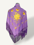 Mantoncillo lila bordado dorado