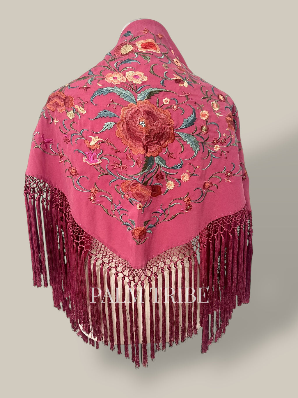 Mantoncillo Jaleo Rosa ponche bordado rosados