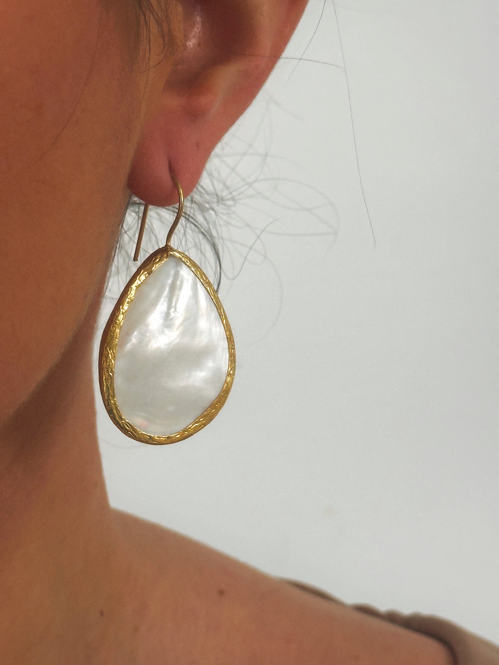 Pendientes gota nacarado