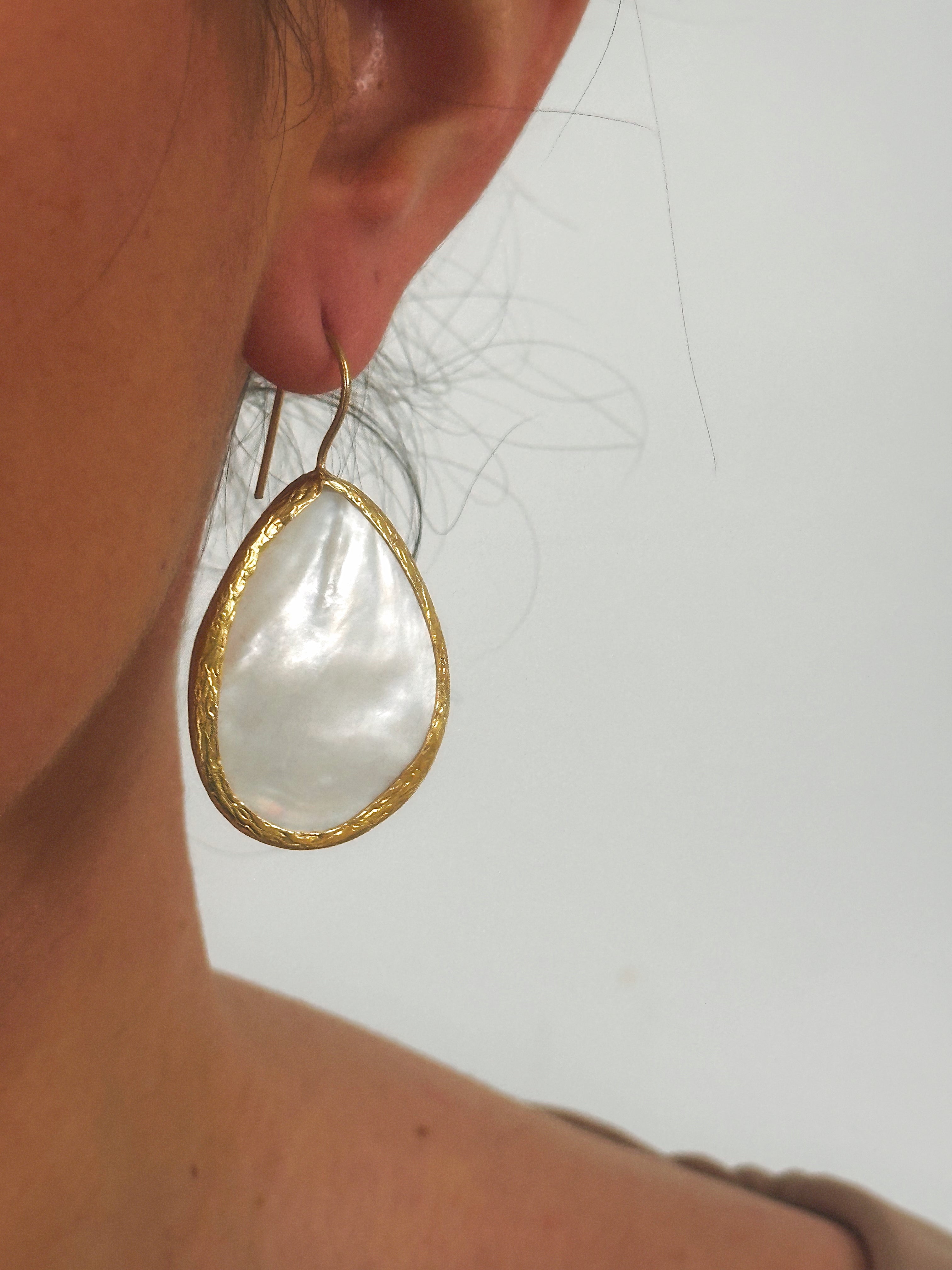 Pendientes gota nacarado