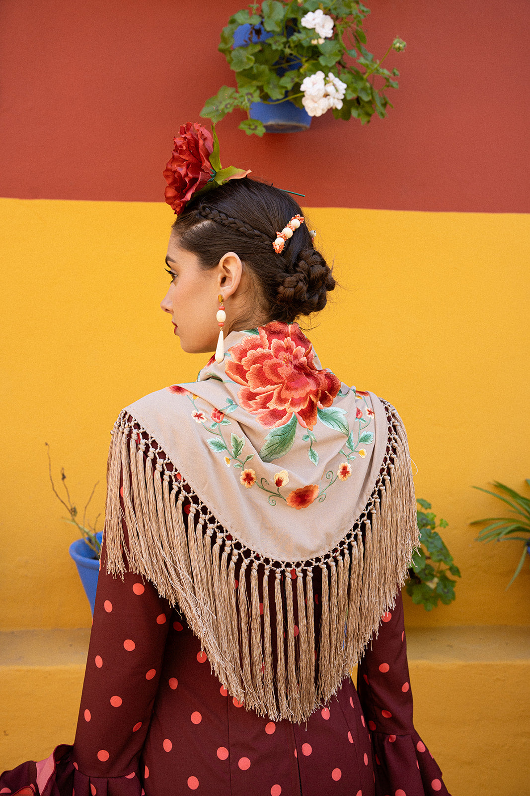 Mantoncillo Rosario Beige y Corales