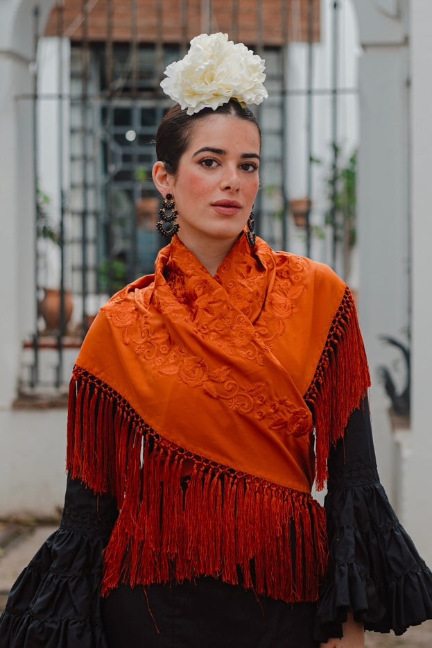 Mantoncillo Fantasía naranja teja bordado al tono