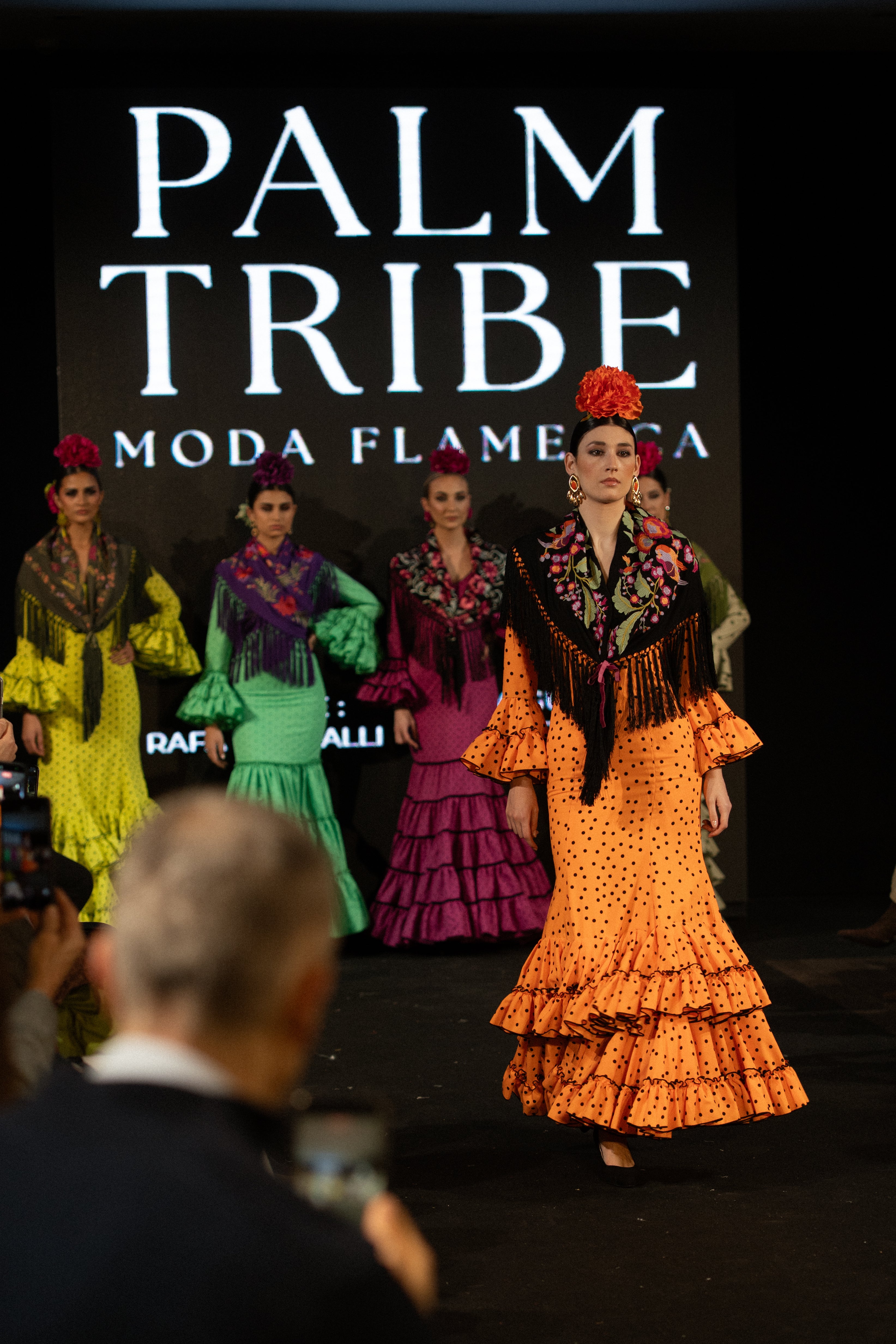 Traje de flamenca - Modelo Rocío Naranja lunar negro