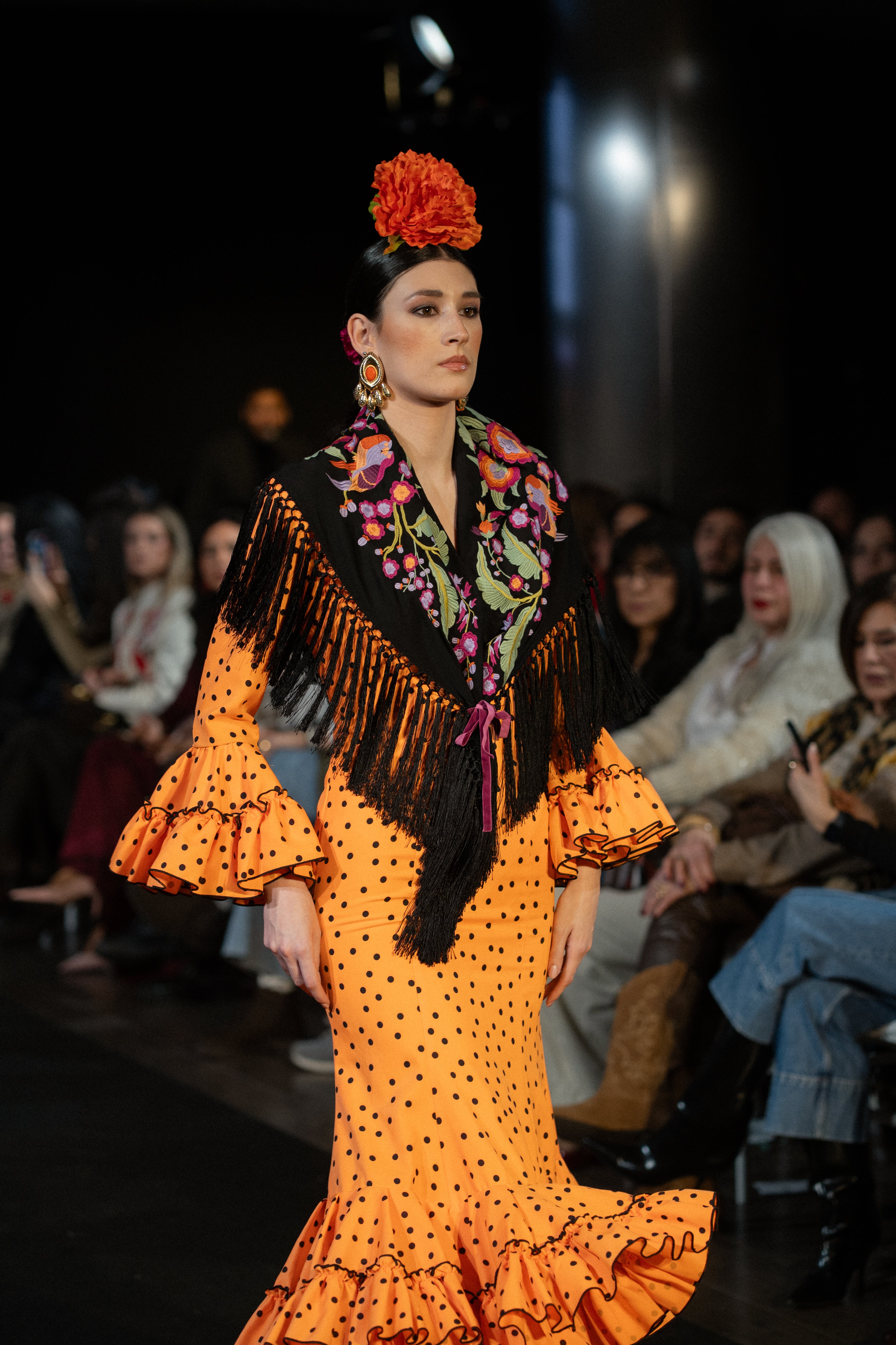 Traje de flamenca - Modelo Rocío Naranja lunar negro