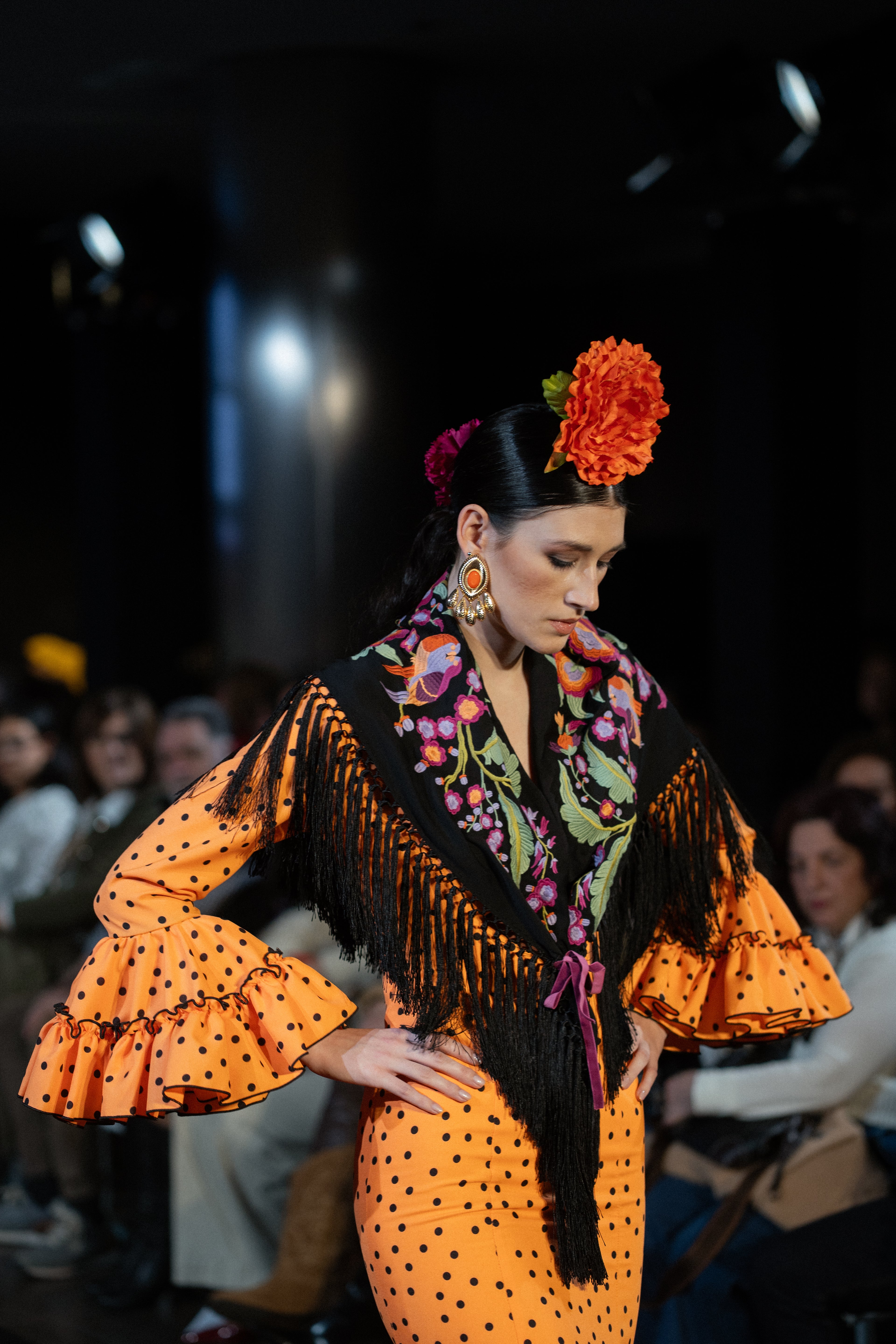 Traje de flamenca - Modelo Rocío Naranja lunar negro