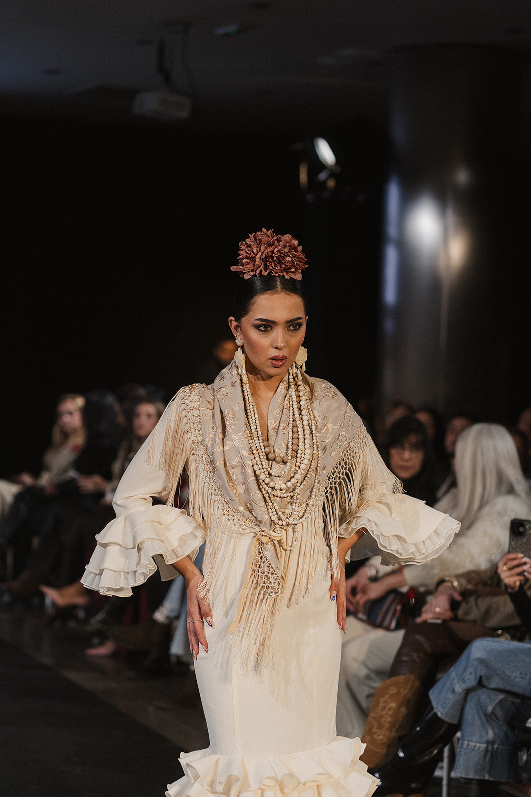 Traje de Flamenca - Modelo Macarena Blanco Roto
