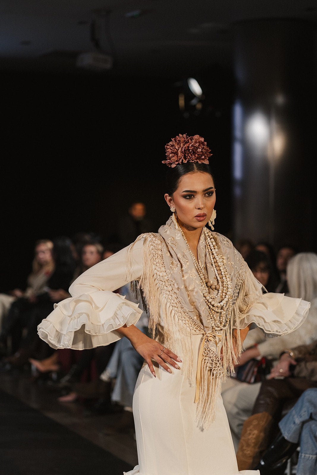 Traje de Flamenca - Modelo Macarena Blanco Roto