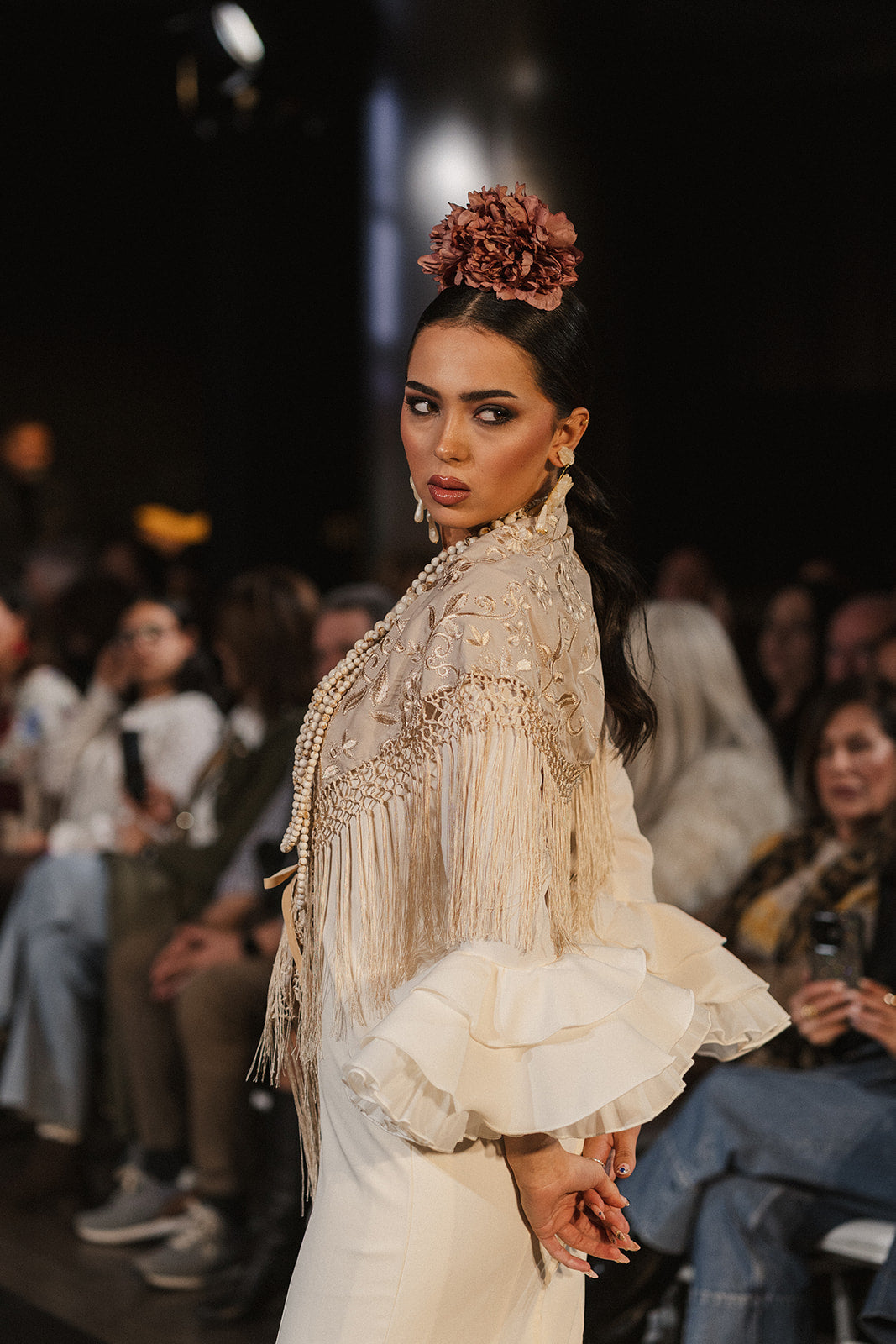 Traje de Flamenca - Modelo Macarena Blanco Roto