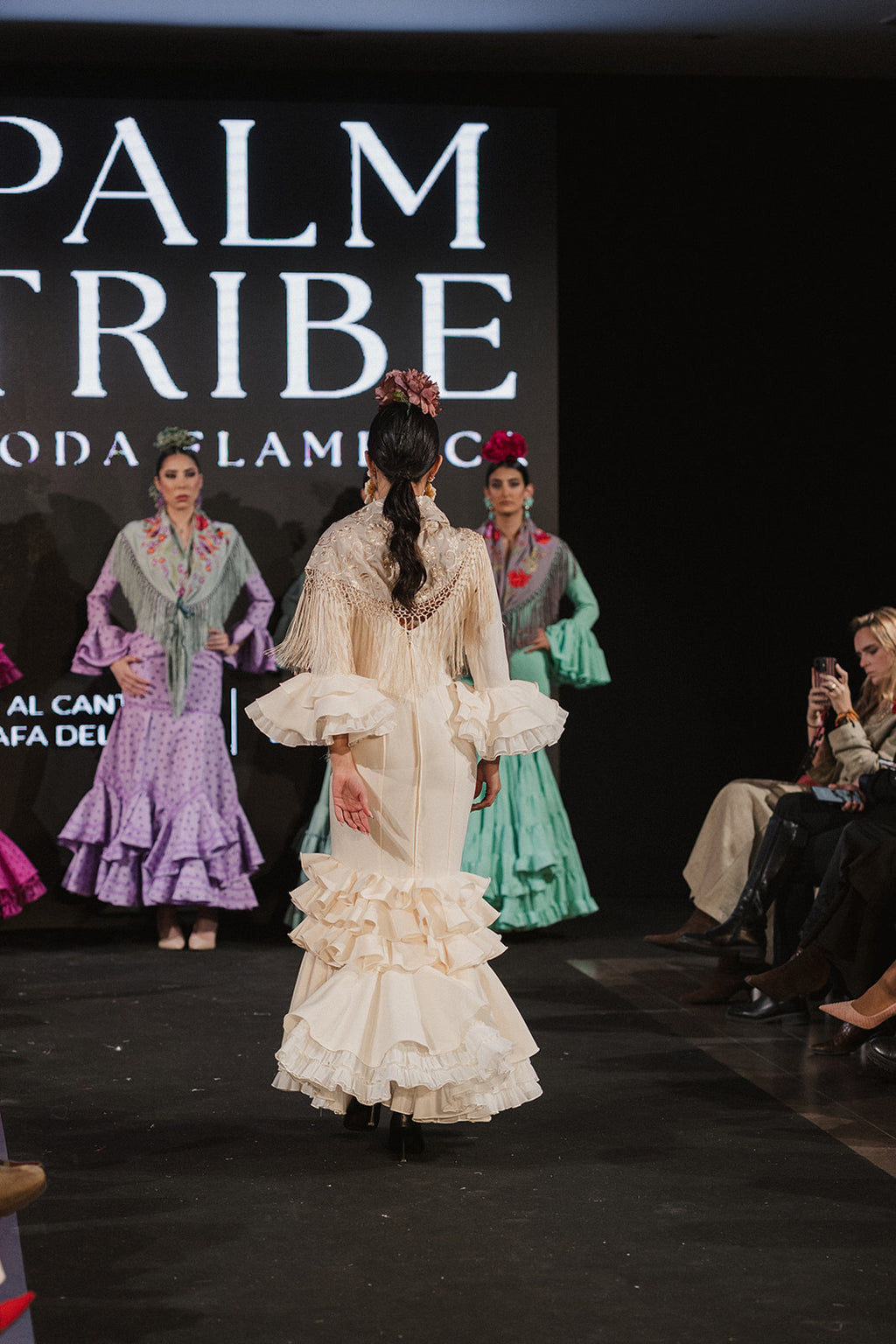 Traje de Flamenca - Modelo Macarena Blanco Roto