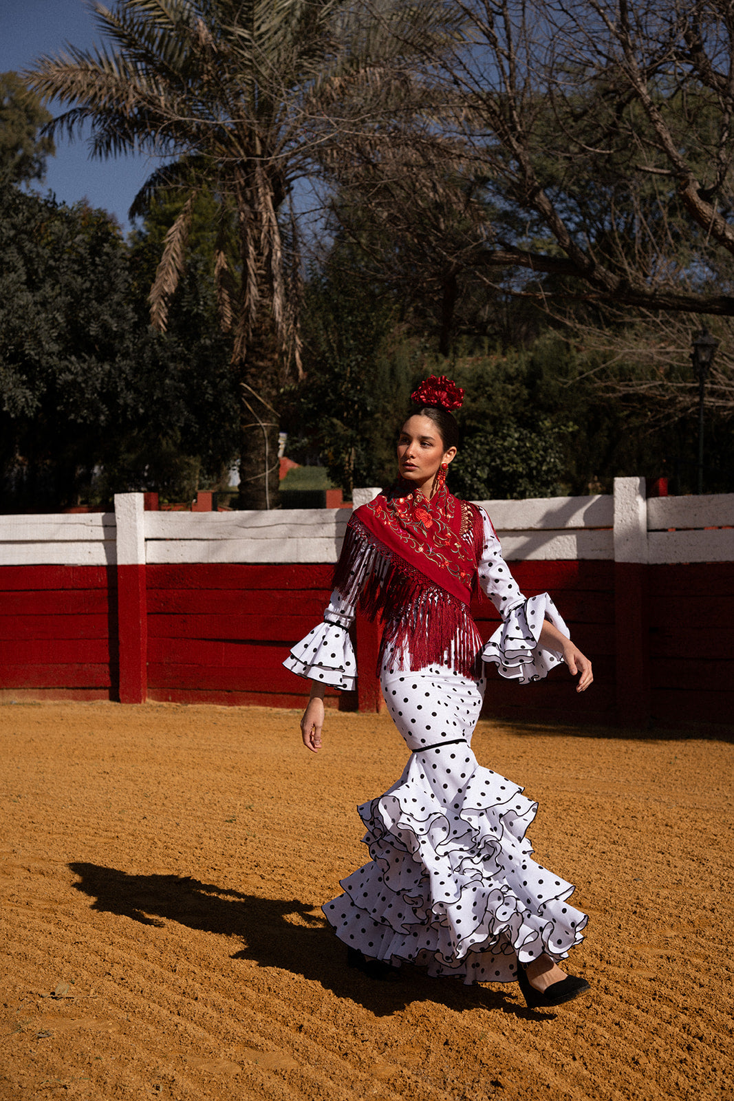 Traje de flamenca - Modelo Catalina blanco y Negro