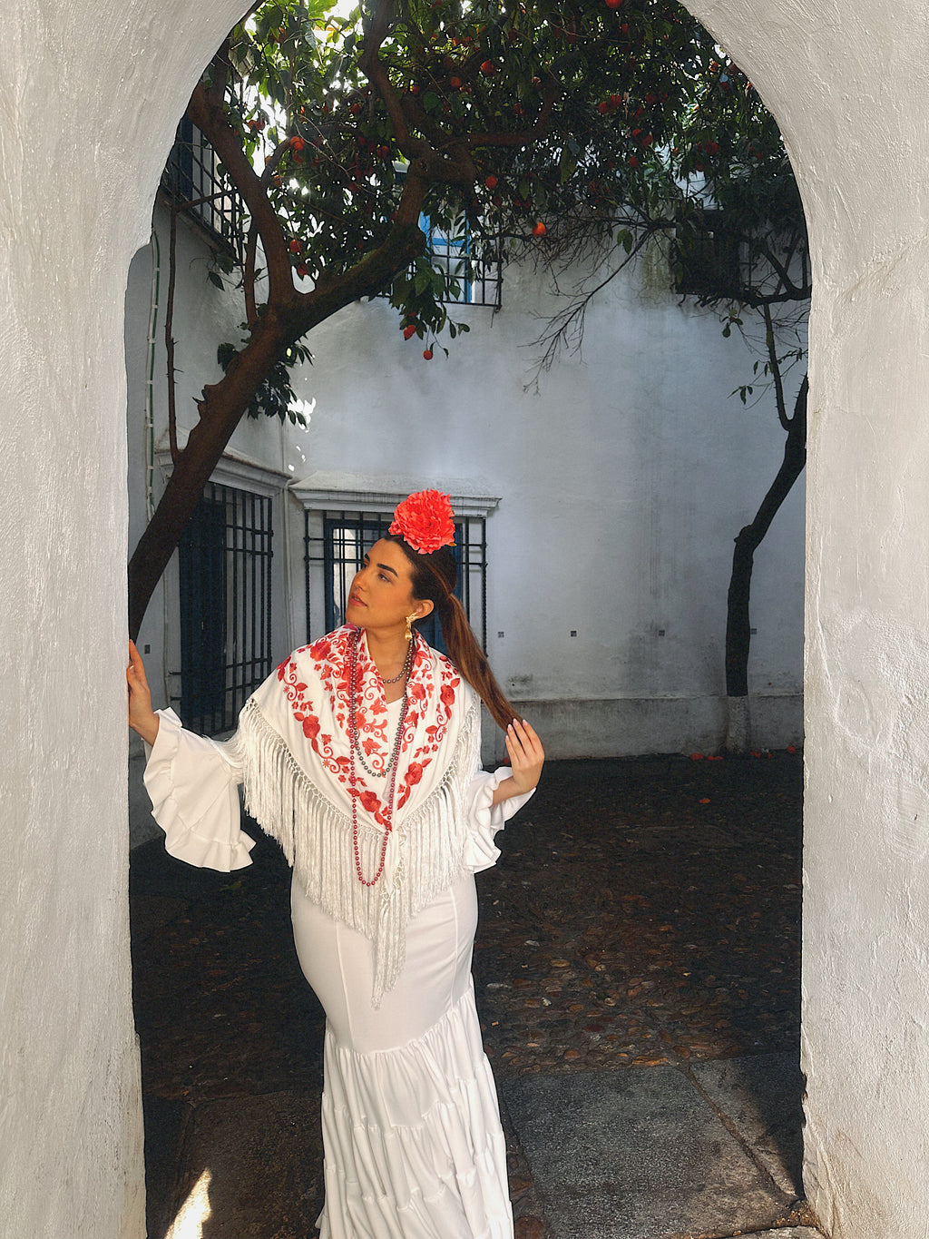 Mantoncillo Fantasía Blanco bordado Coral