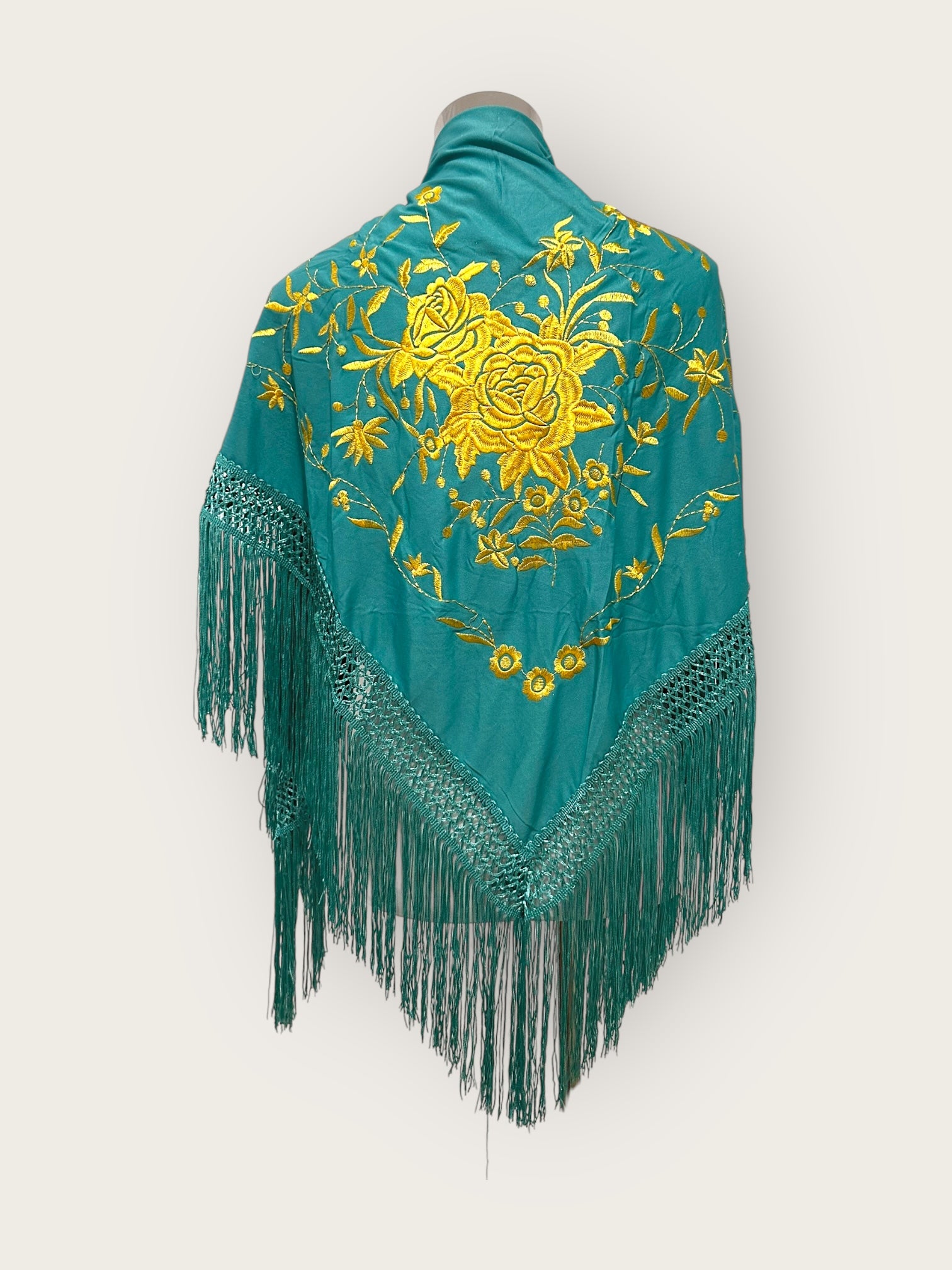 Mantoncillo Turquesa bordado dorado